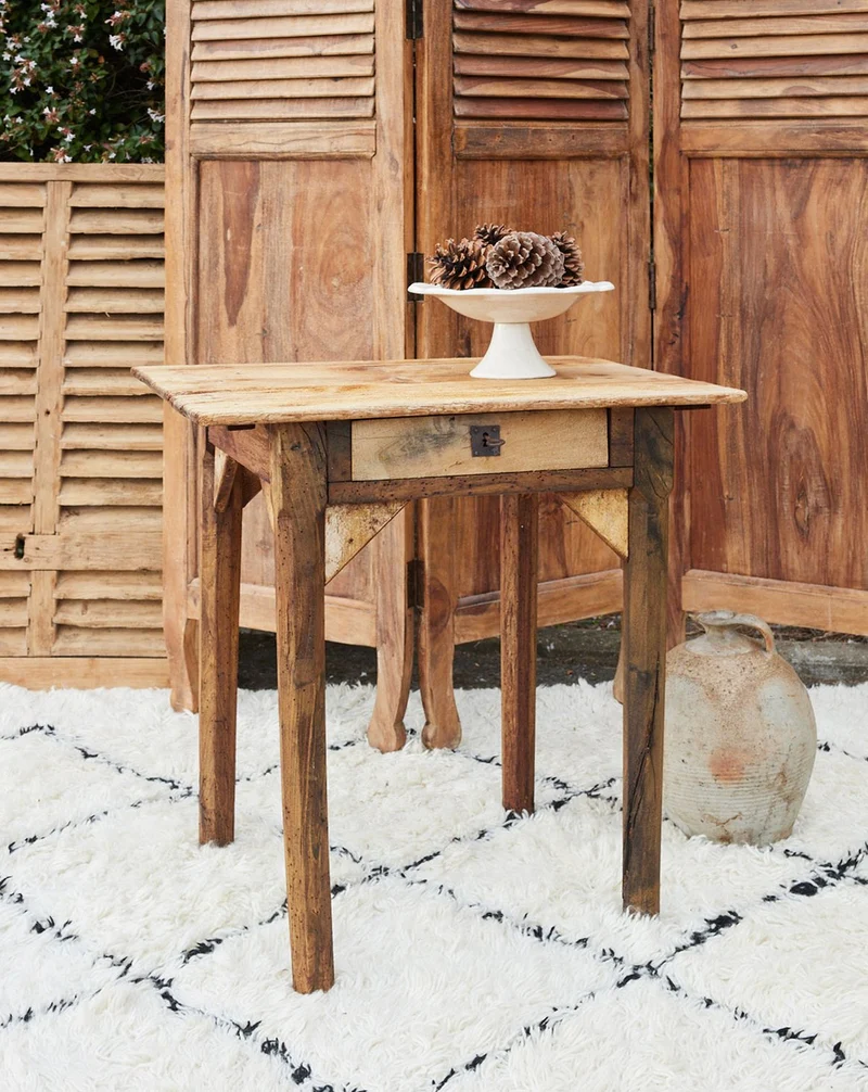Francine, la table d'appoint en bois vintage N°1553