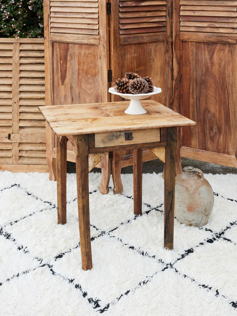 Francine, la table d'appoint en bois vintage N°1553