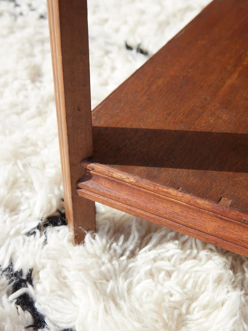 Hanna, la table d'appoint art déco en bois N°1563