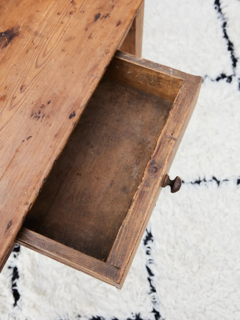Edouard, le bureau ancien en bois brut N°1072