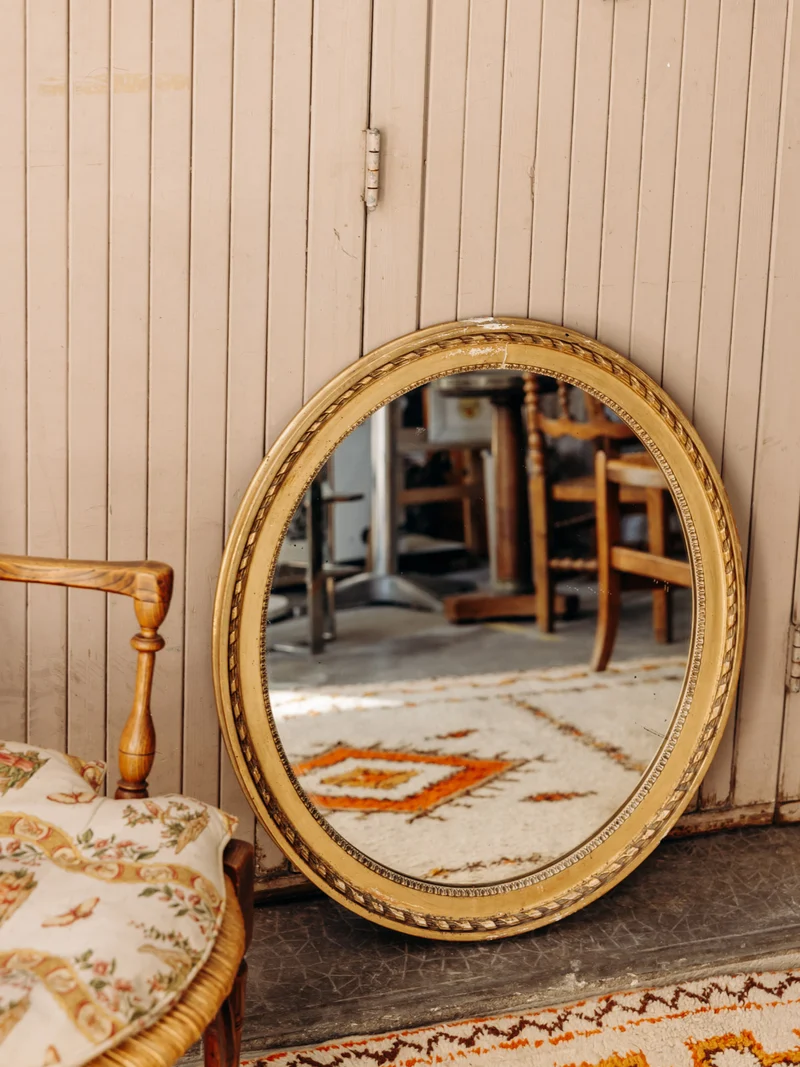 Georges, le miroir ovale en bois doré N°1440
