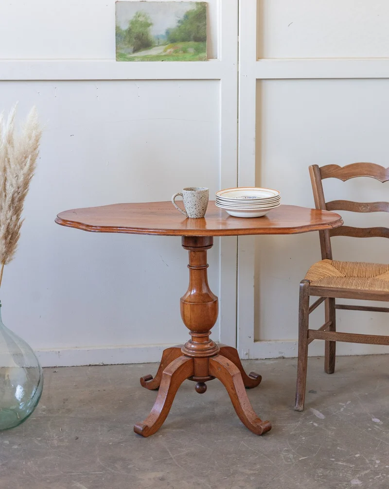 Francine, la table d'appoint en bois N°1547