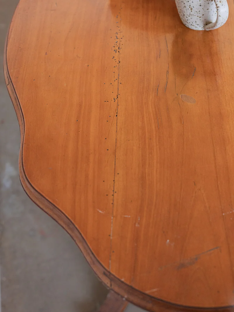 Francine, la table d'appoint en bois N°1547