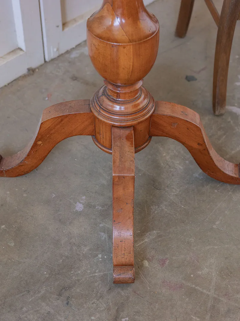 Francine, la table d'appoint en bois N°1547