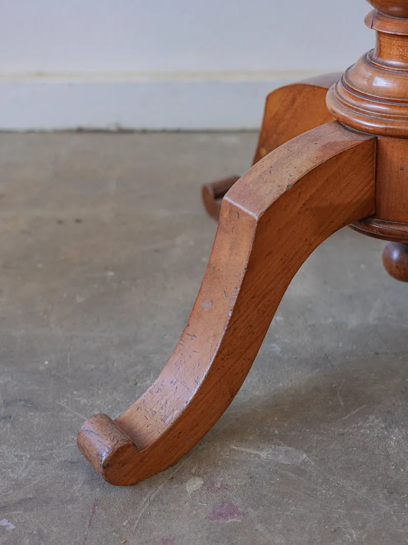 Francine, la table d'appoint en bois N°1547