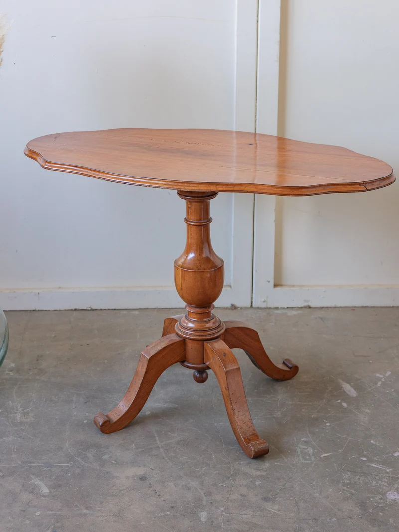 Francine, la table d'appoint en bois N°1547