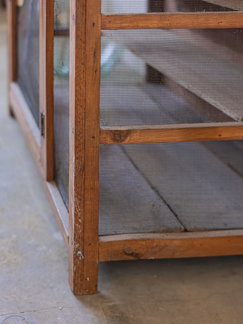 Guy, le garde-manger en bois N°50