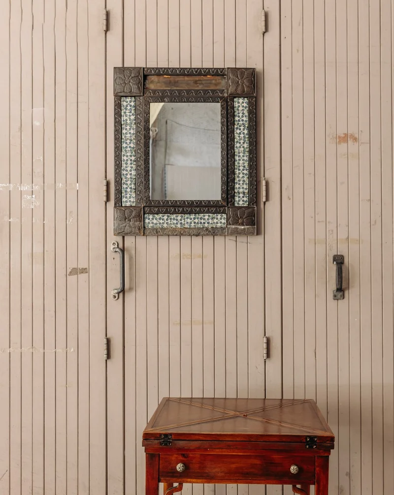 Georges, le miroir en métal et carrelage N°1449
