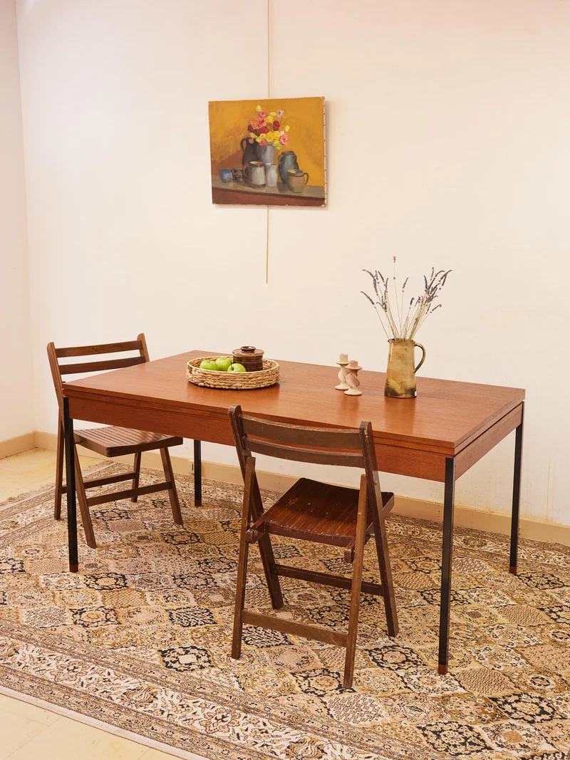 Romy, la table à manger vintage en bois N°1508