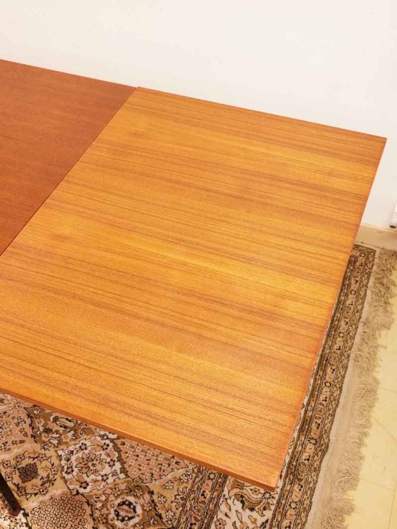 Romy, la table à manger vintage en bois N°1508