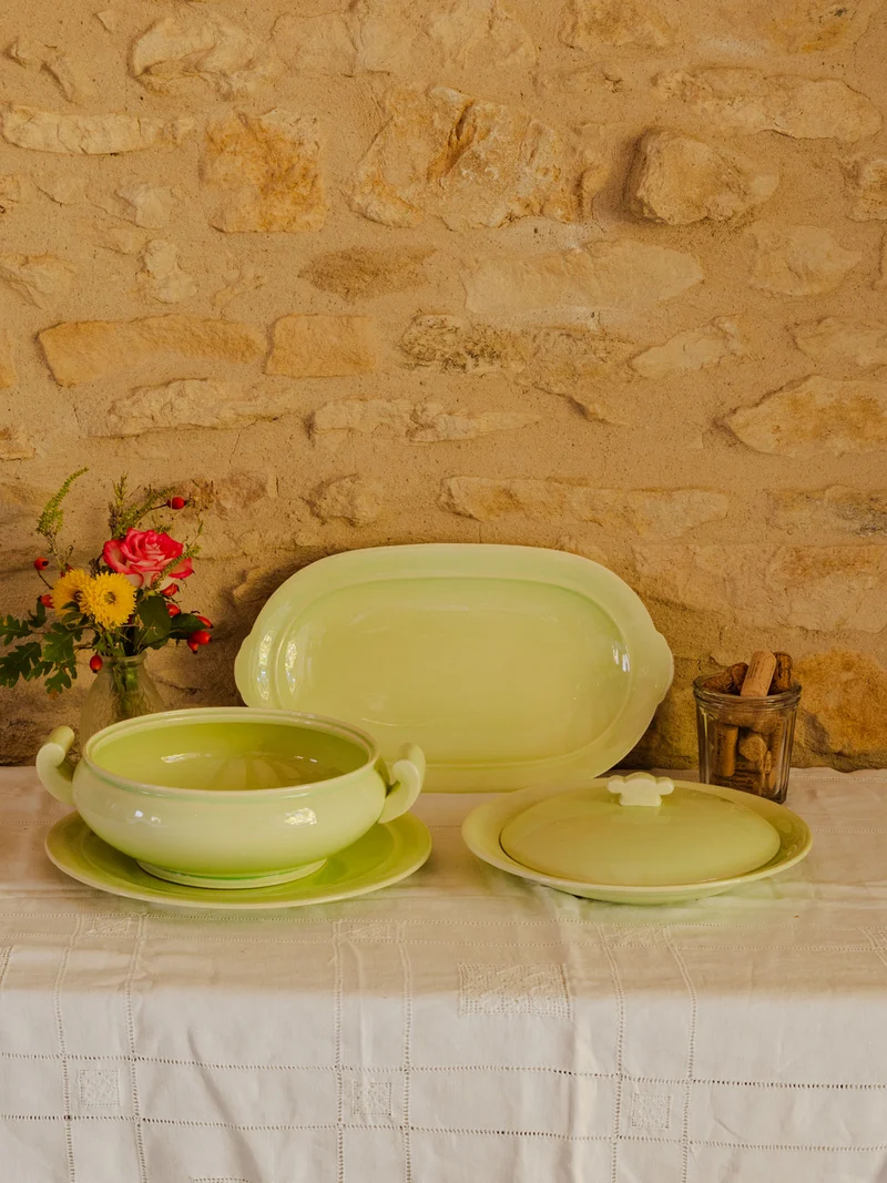 Nestor, le service de vaisselle en faïence vert clair N°760