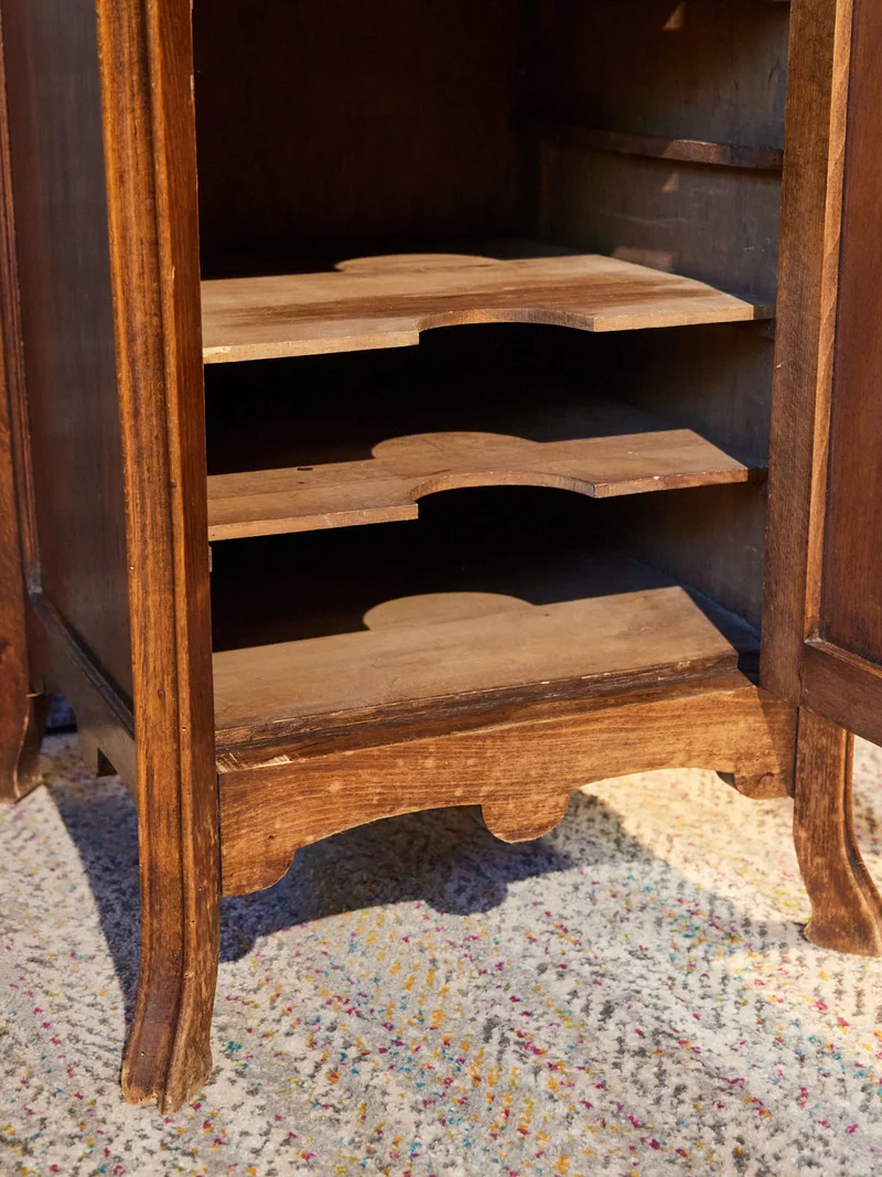 Francine, la table d'appoint en bois N°1556