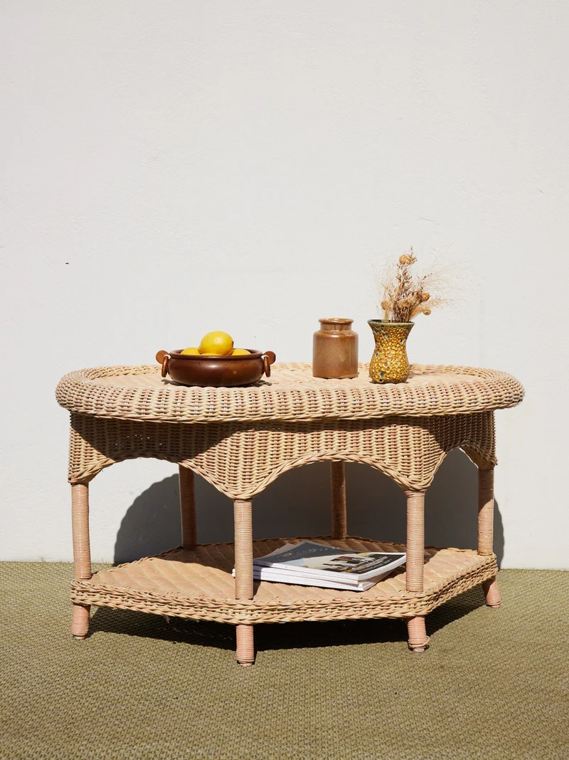 Léonie, la table basse en rotin verni N°1146