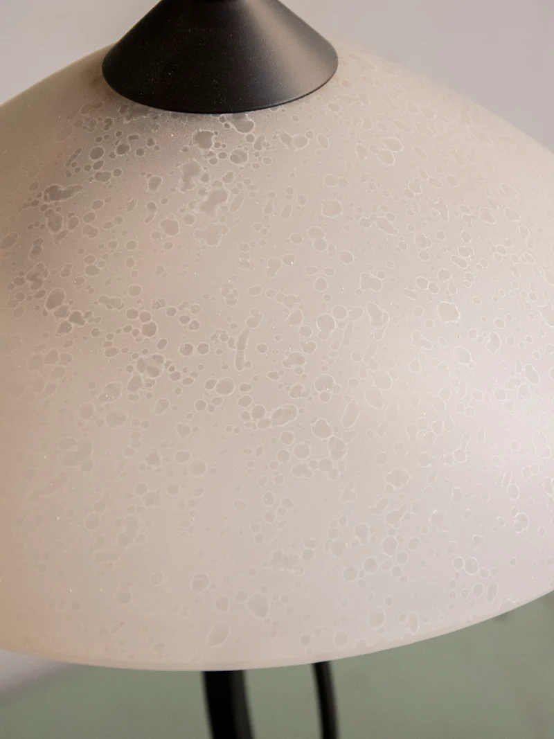 Suzanne, la lampe en fer forgé N°644