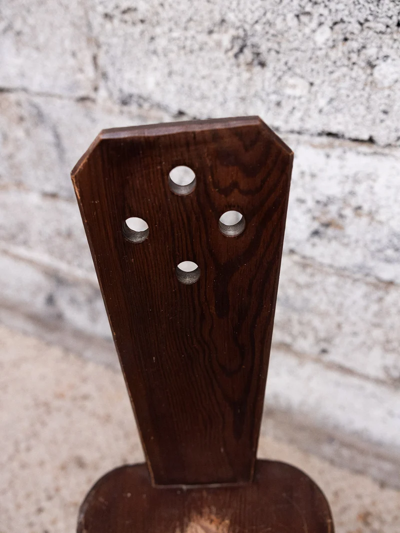 Claude, la chaise brutaliste N°1477