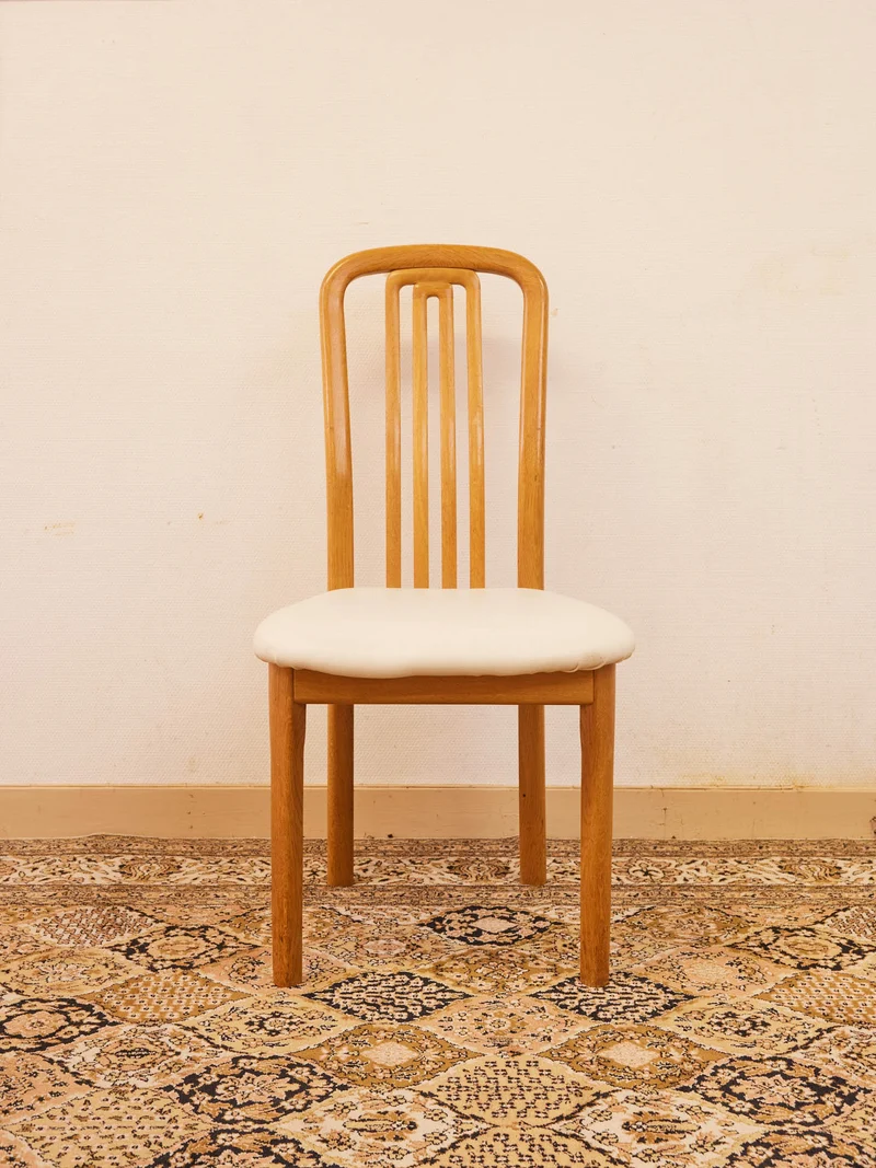 Alma, le lot de 4 chaise et 2 fauteuils en bois N°1918