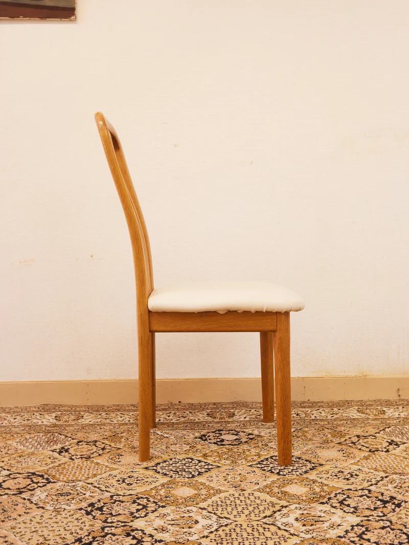 Alma, le lot de 4 chaise et 2 fauteuils en bois N°1918