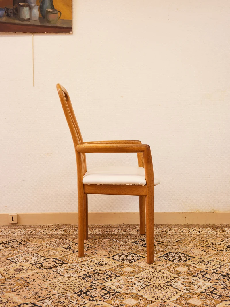 Alma, le lot de 4 chaise et 2 fauteuils en bois N°1918