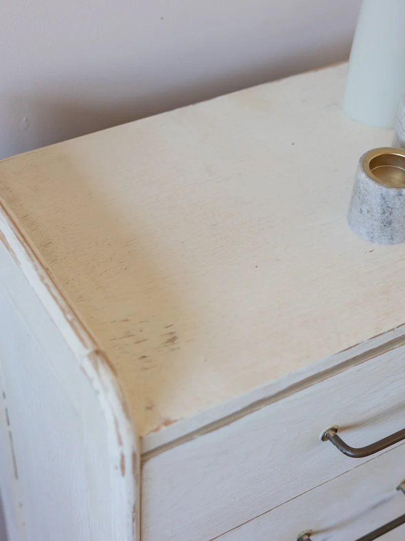 Garance, la commode blanc patiné N°746