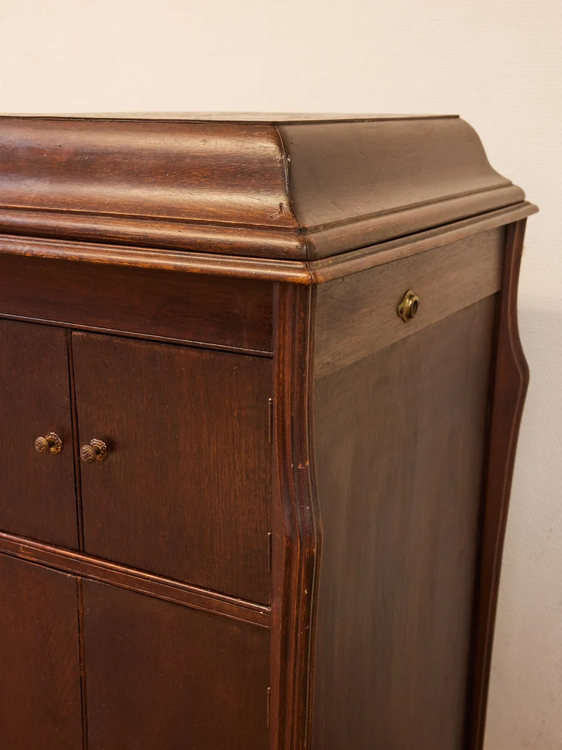 Francine, la table d'appoint pour gramophone en bois N°1549