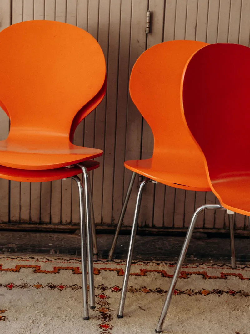 Alma, le lot de 4 chaises en bois orange rétro N°1965