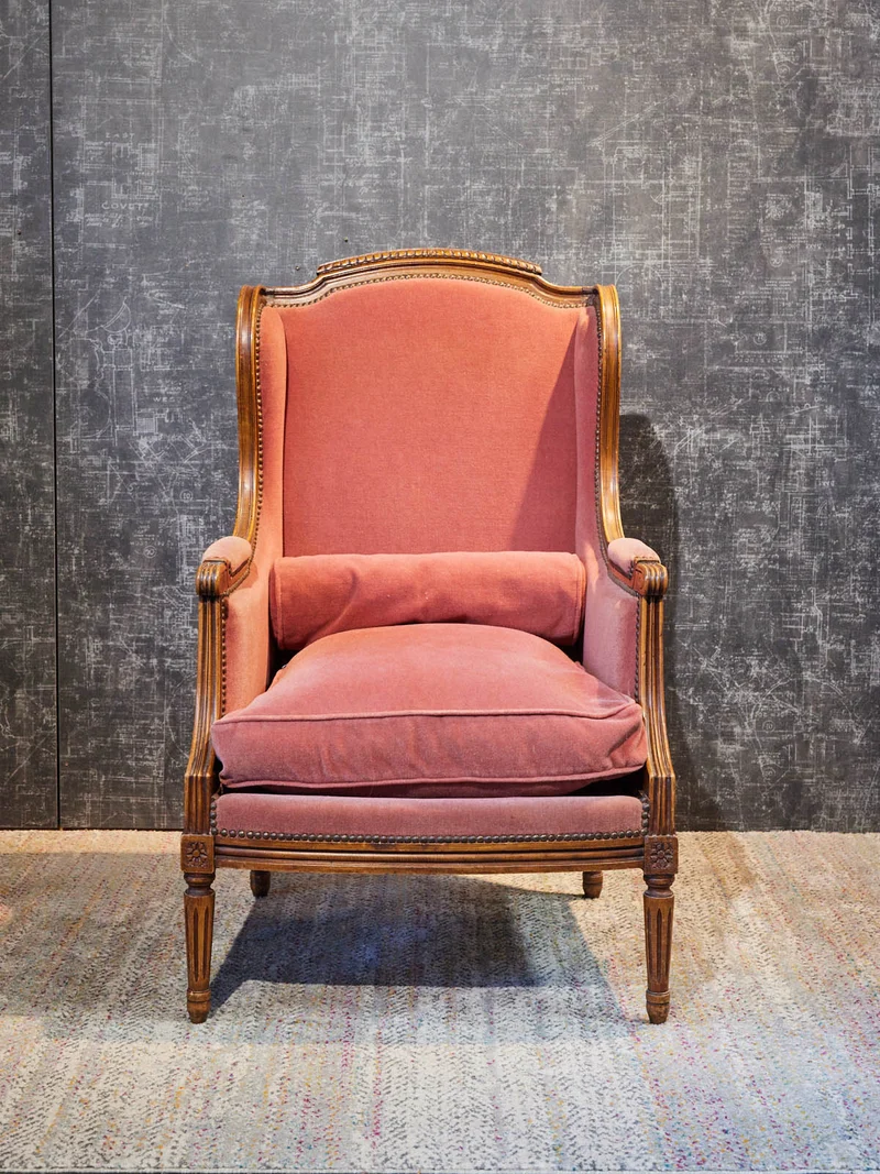 Ernest, le fauteuil bergère en bois N°1594