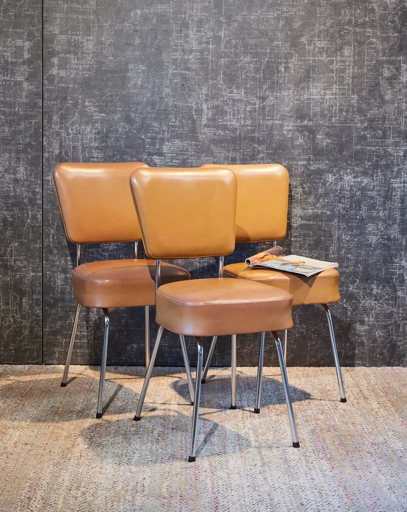 Claude, le lot de 3 chaises en skaï camel N°1608
