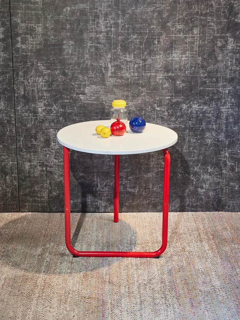 Hanna, la table d'appoint pliante en métal N°1559