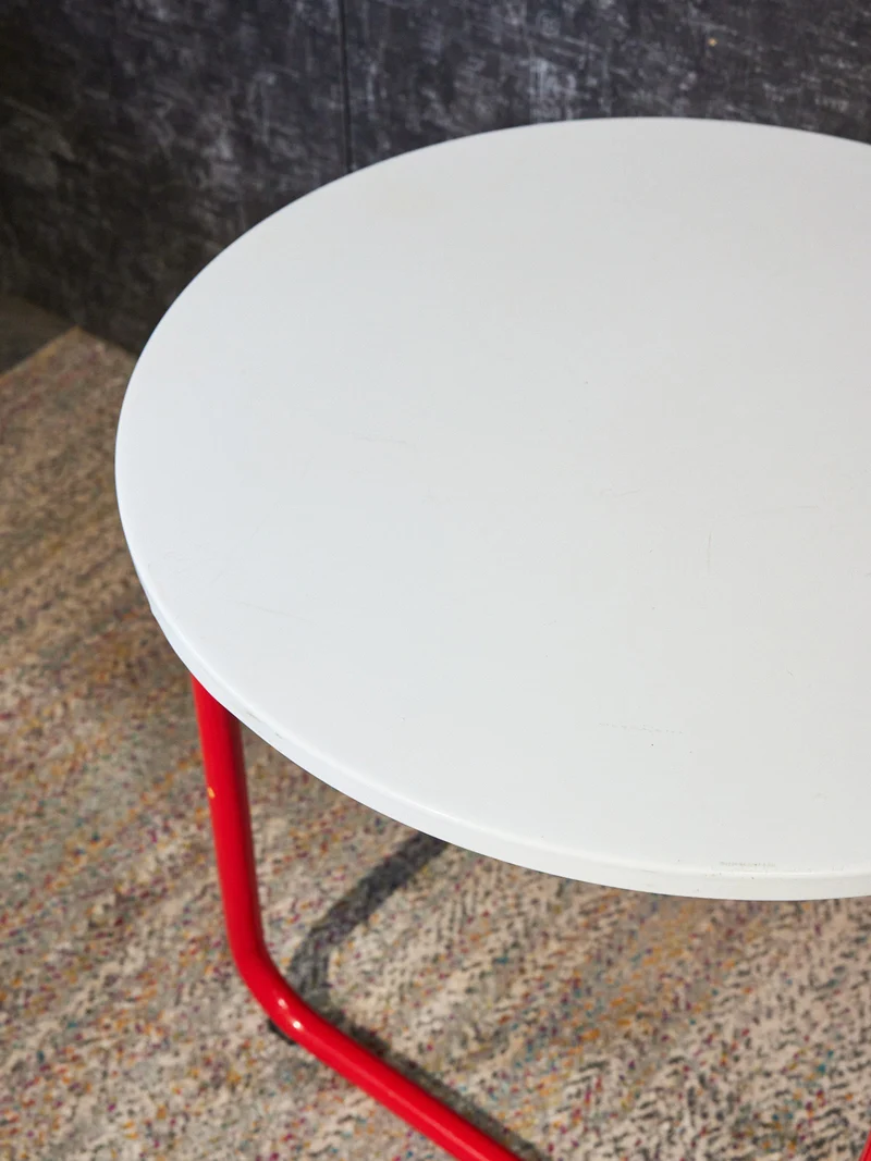 Hanna, la table d'appoint pliante en métal N°1559