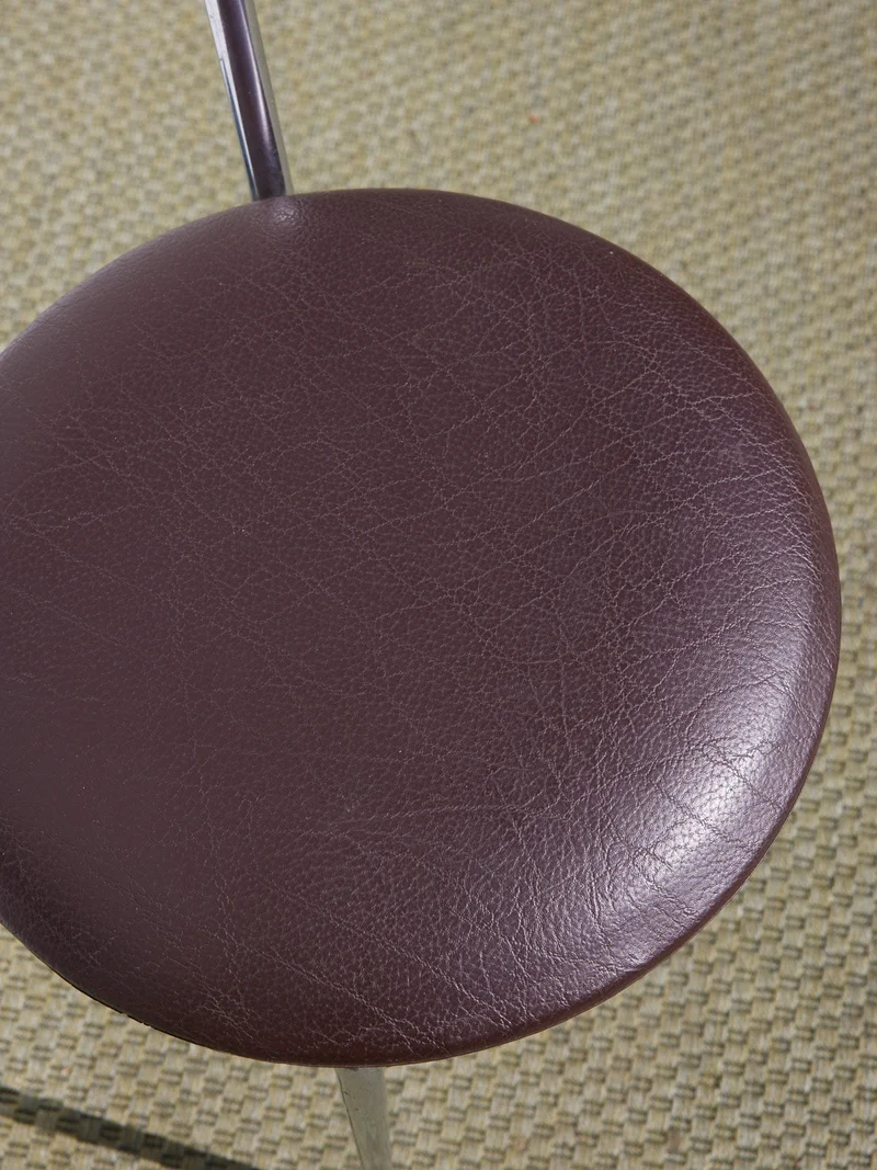 Alma, la chaise en skaï N°1949