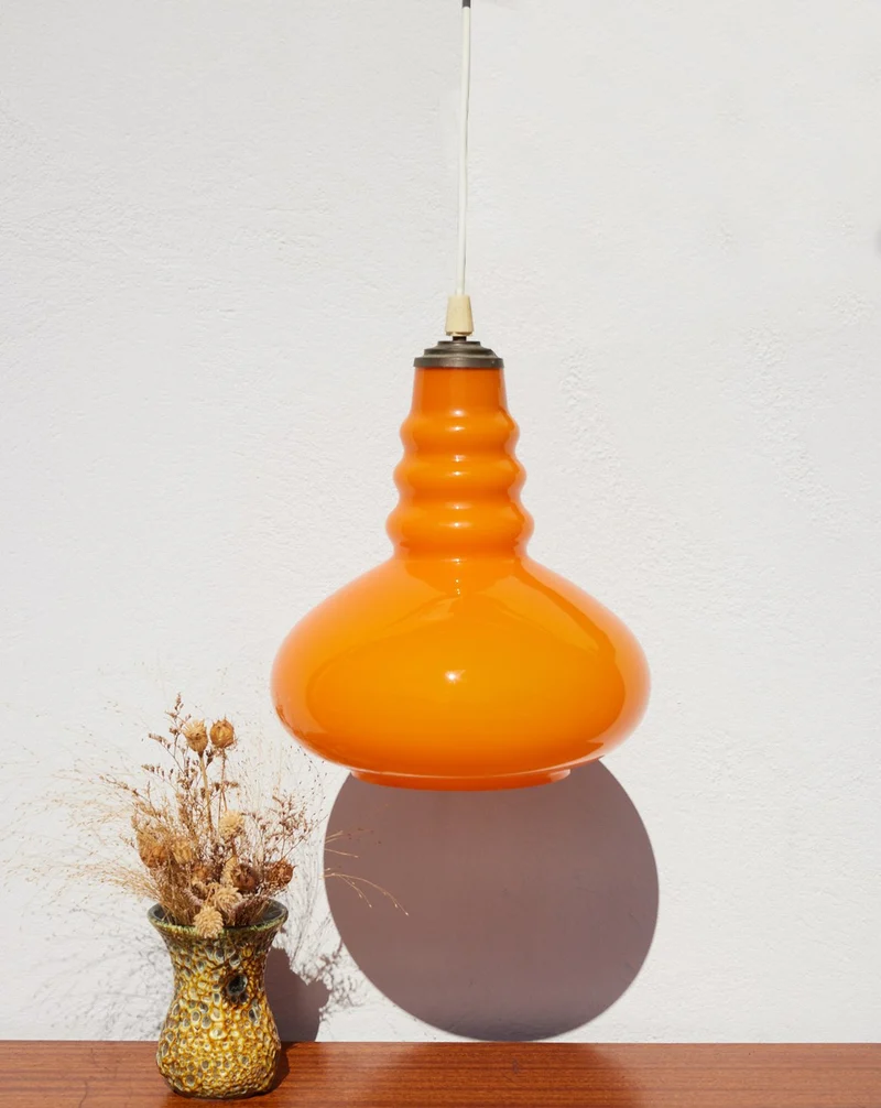 Sonia, la suspension Space Age en verre N°315