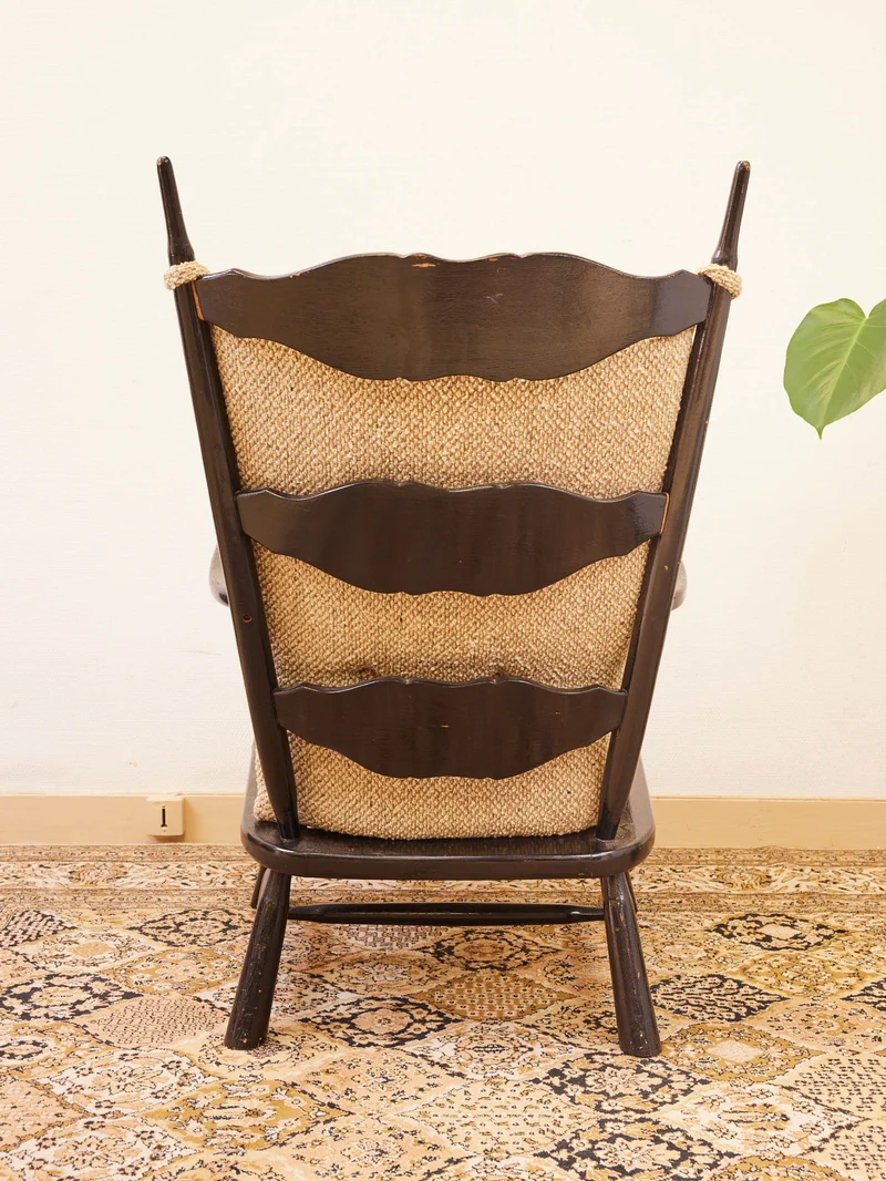 Ernest, le fauteuil en bois N°1578