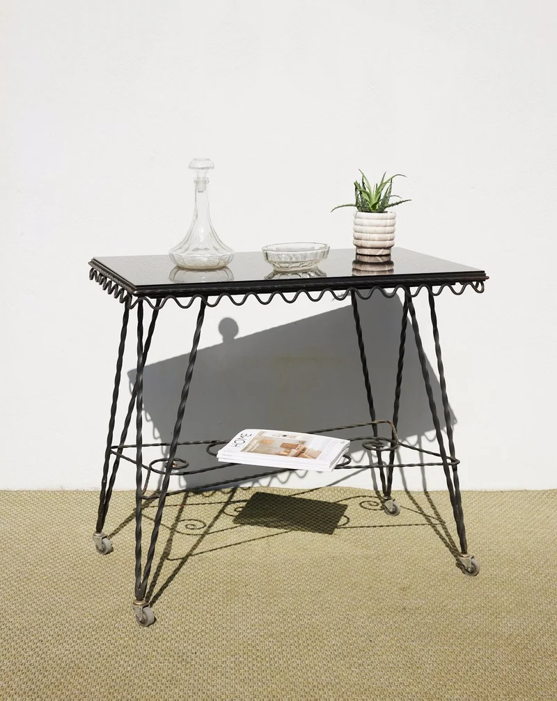 Hanna, la table d'appoint en fer forgé N°1552