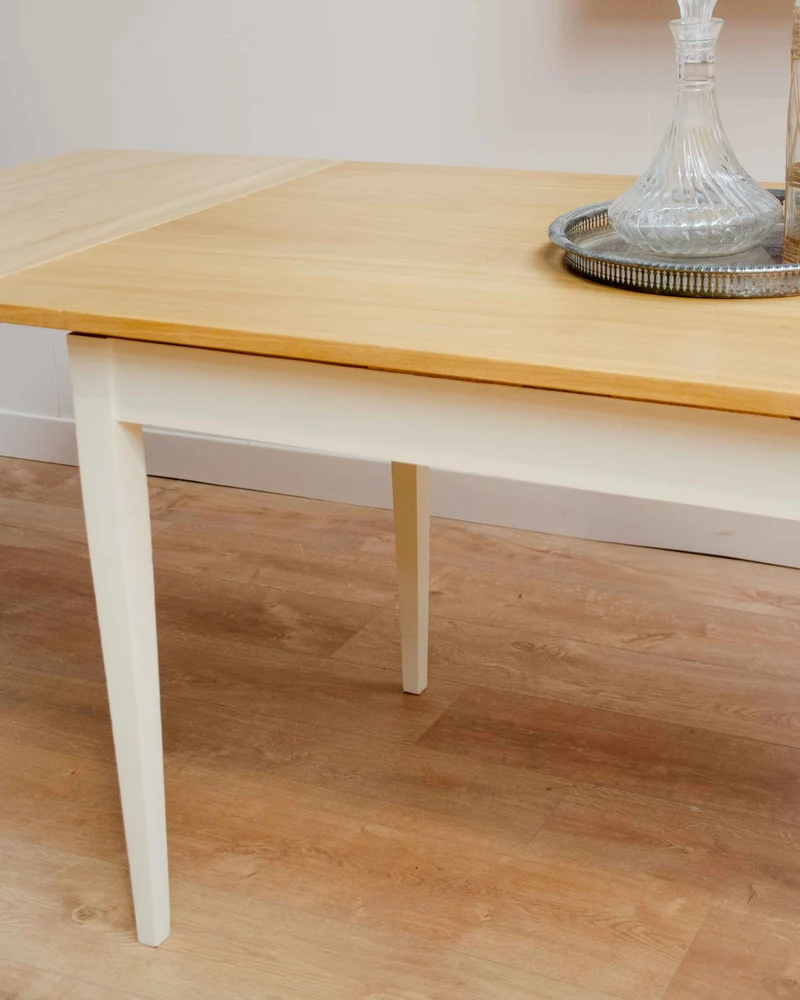 Karla, la table à manger en chêne N°1271