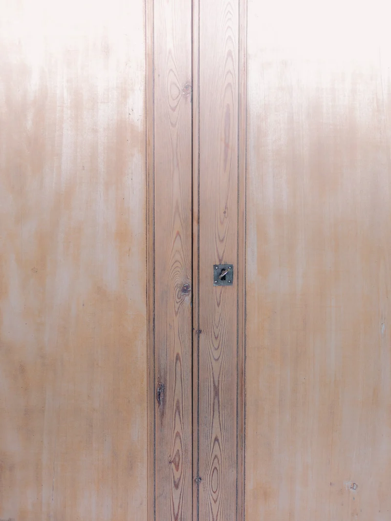 Blandine, l'armoire de campagne en bois clair rénovée N°501