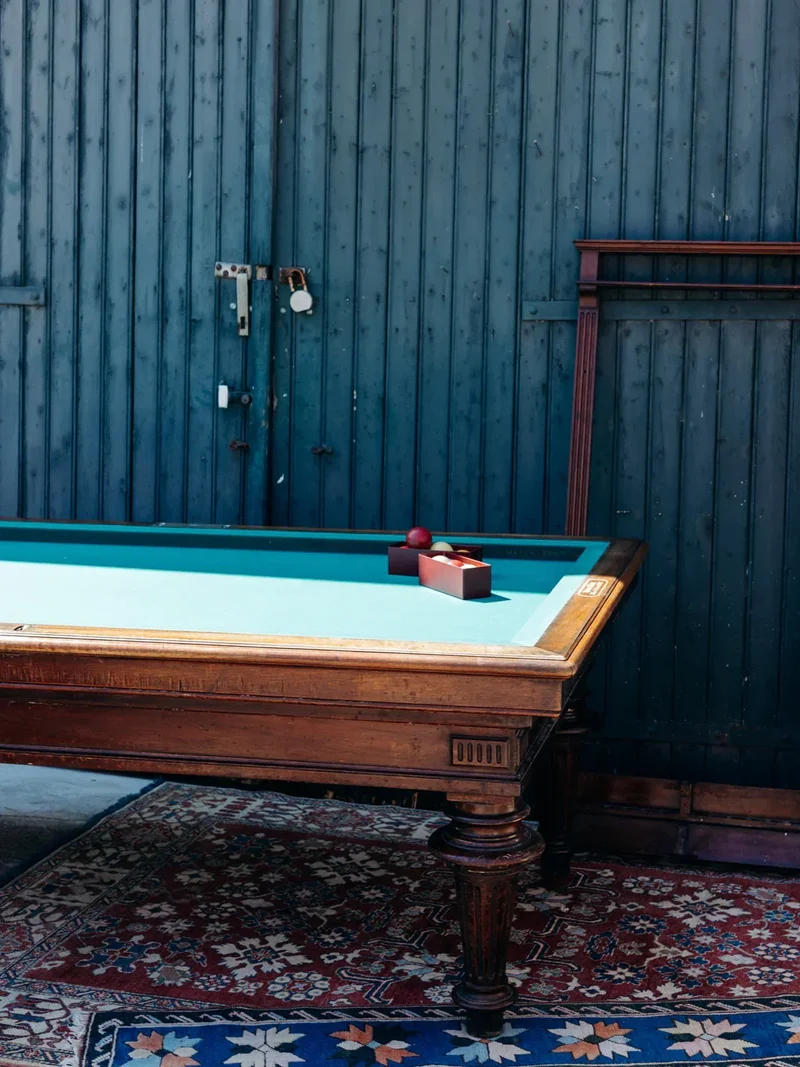 Billie, la table de billard N°1