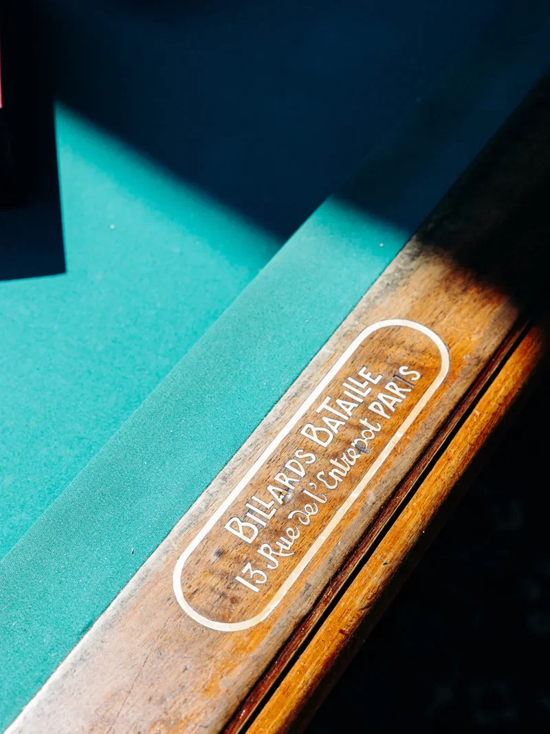 Billie, la table de billard N°1