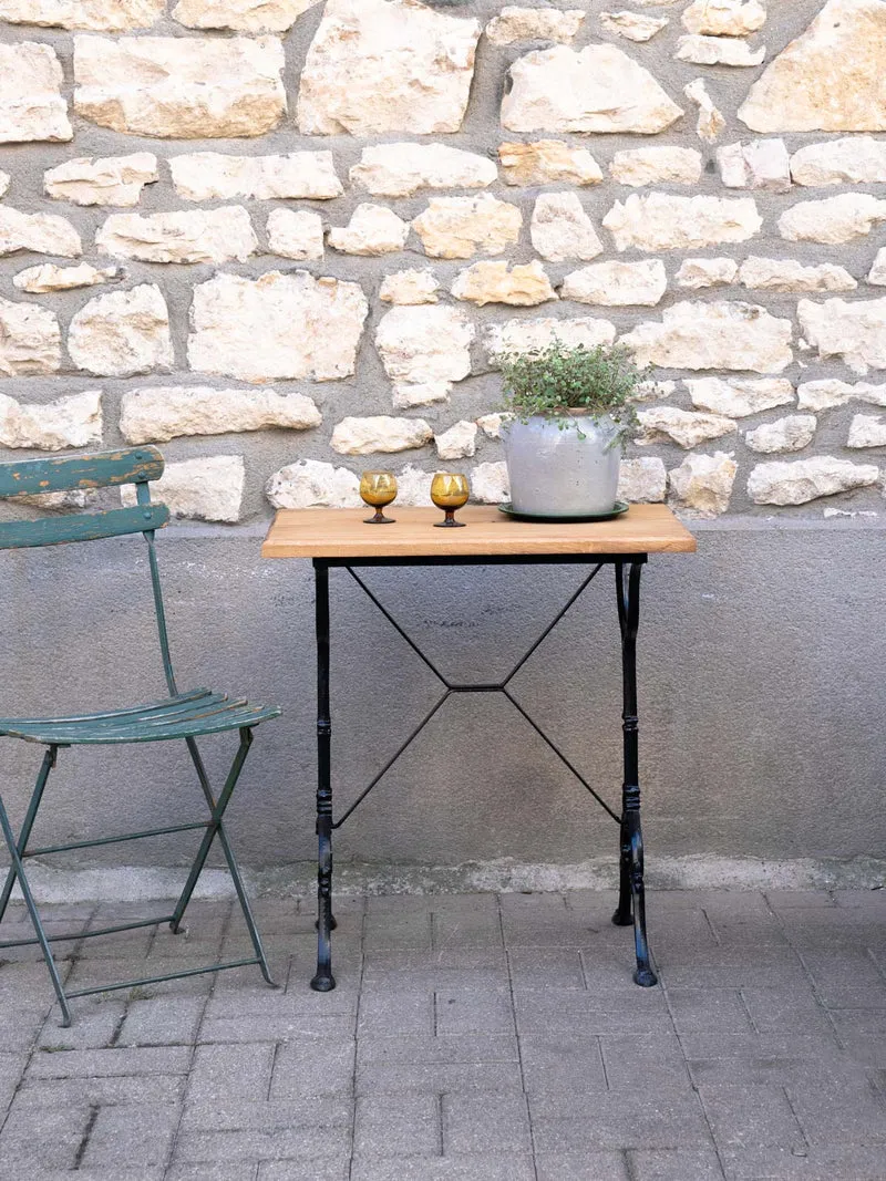 Denise, la petite table à manger bistro en chêne et fonte N°1196