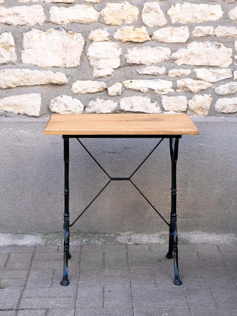 Denise, la petite table à manger bistro en chêne et fonte N°1196