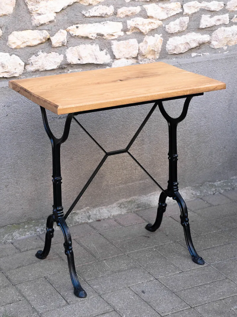 Denise, la petite table à manger bistro en chêne et fonte N°1196