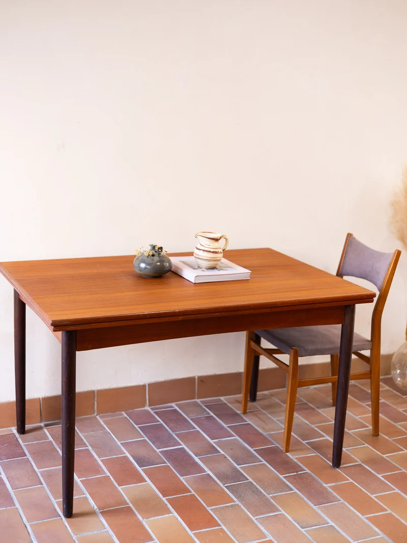 Karla, la table à manger aux deux essences de bois N°1250