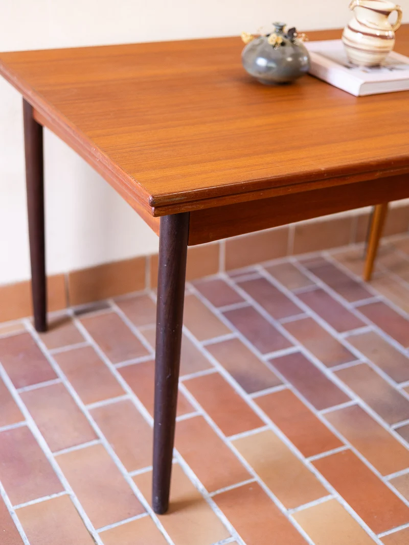 Karla, la table à manger aux deux essences de bois N°1250