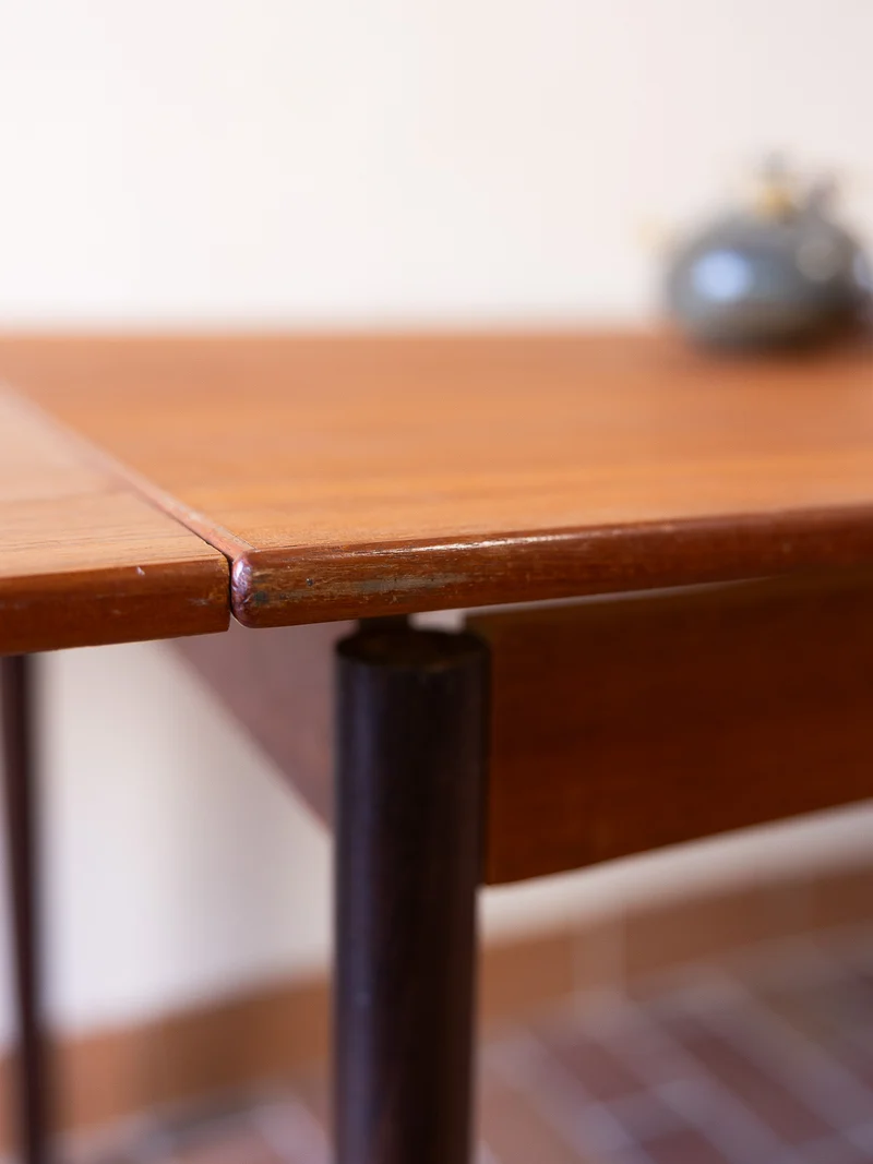 Karla, la table à manger aux deux essences de bois N°1250