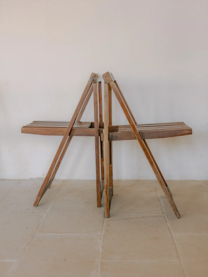 Claude, le lot de 4 chaises en bois au design géométrique moderne N°1431