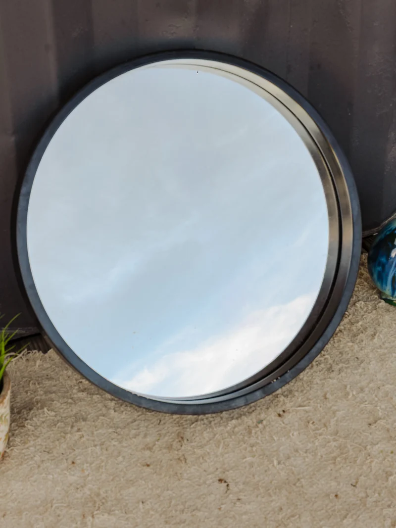 Igor, le miroir rond noir N°1133