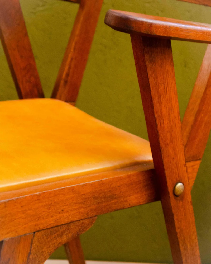 Claude, la chaise en bois N°1587