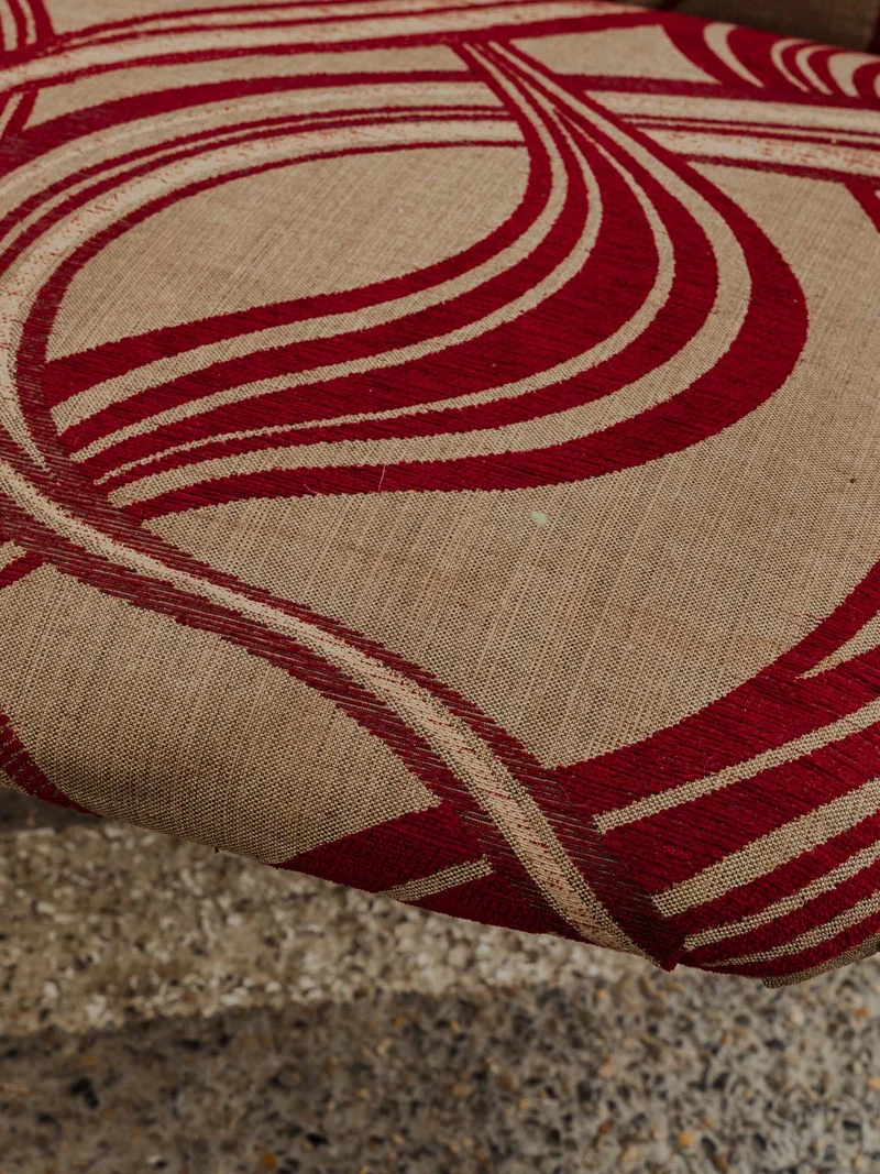 Ernest, le fauteuil scandinave en bois et tissu à motifs N°988