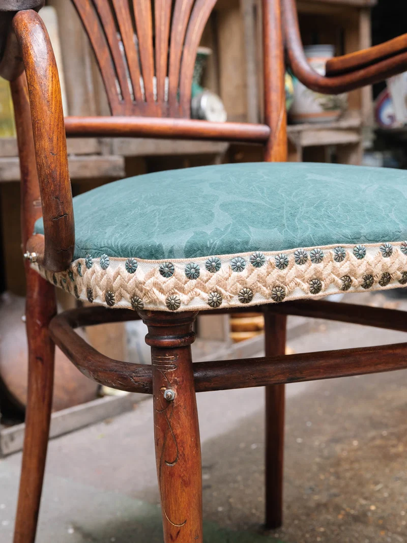 Claude, la chaise en bois début XXe siècle N°1529