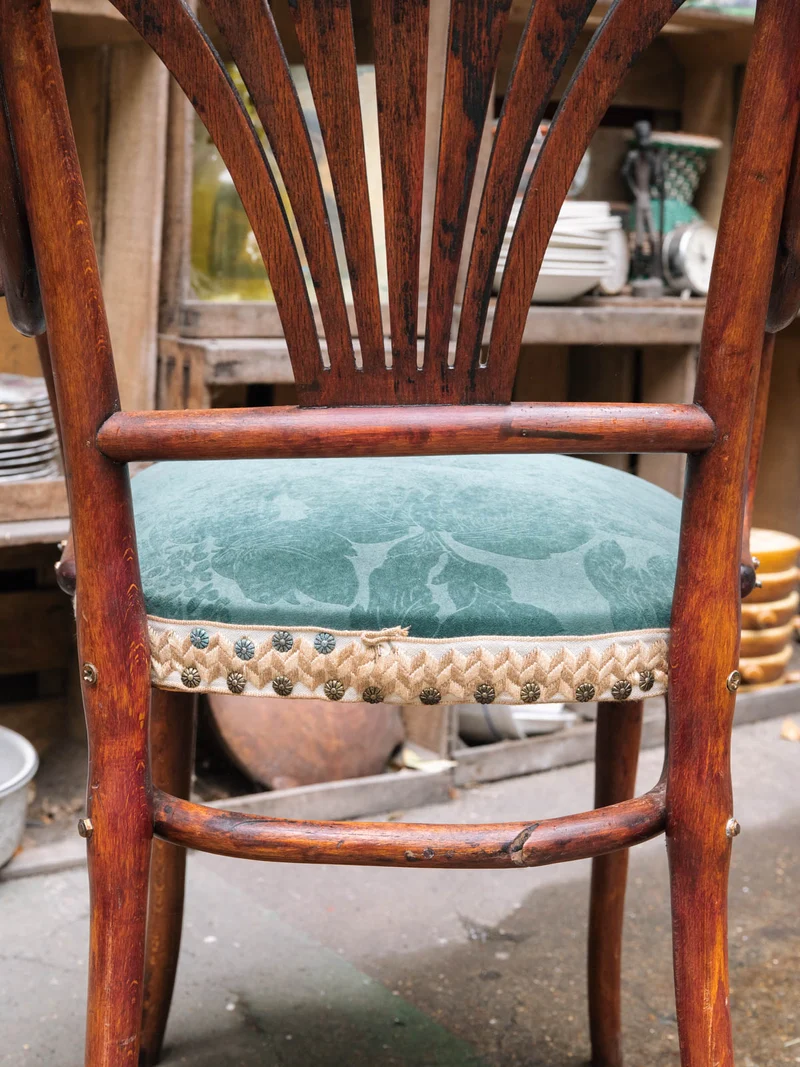 Claude, la chaise en bois début XXe siècle N°1529