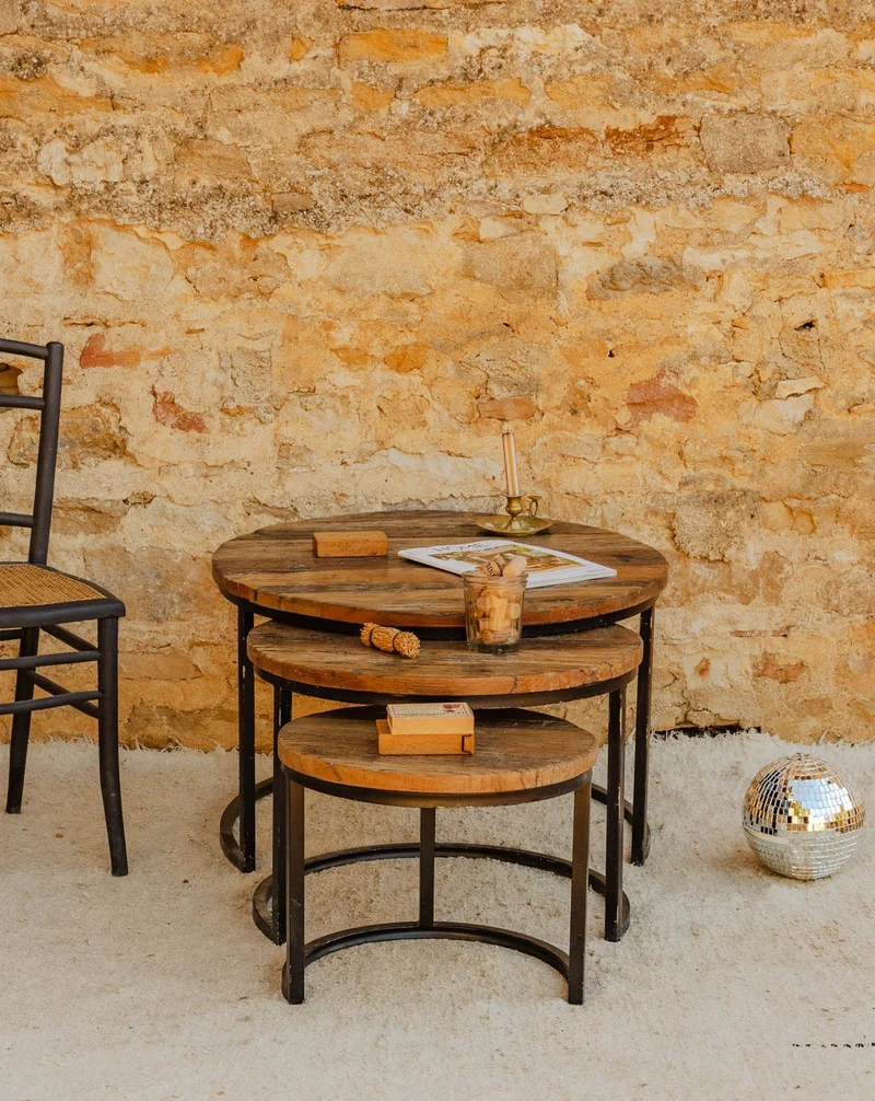 Barbara, les tables gigognes en bois et métal noir N°201
